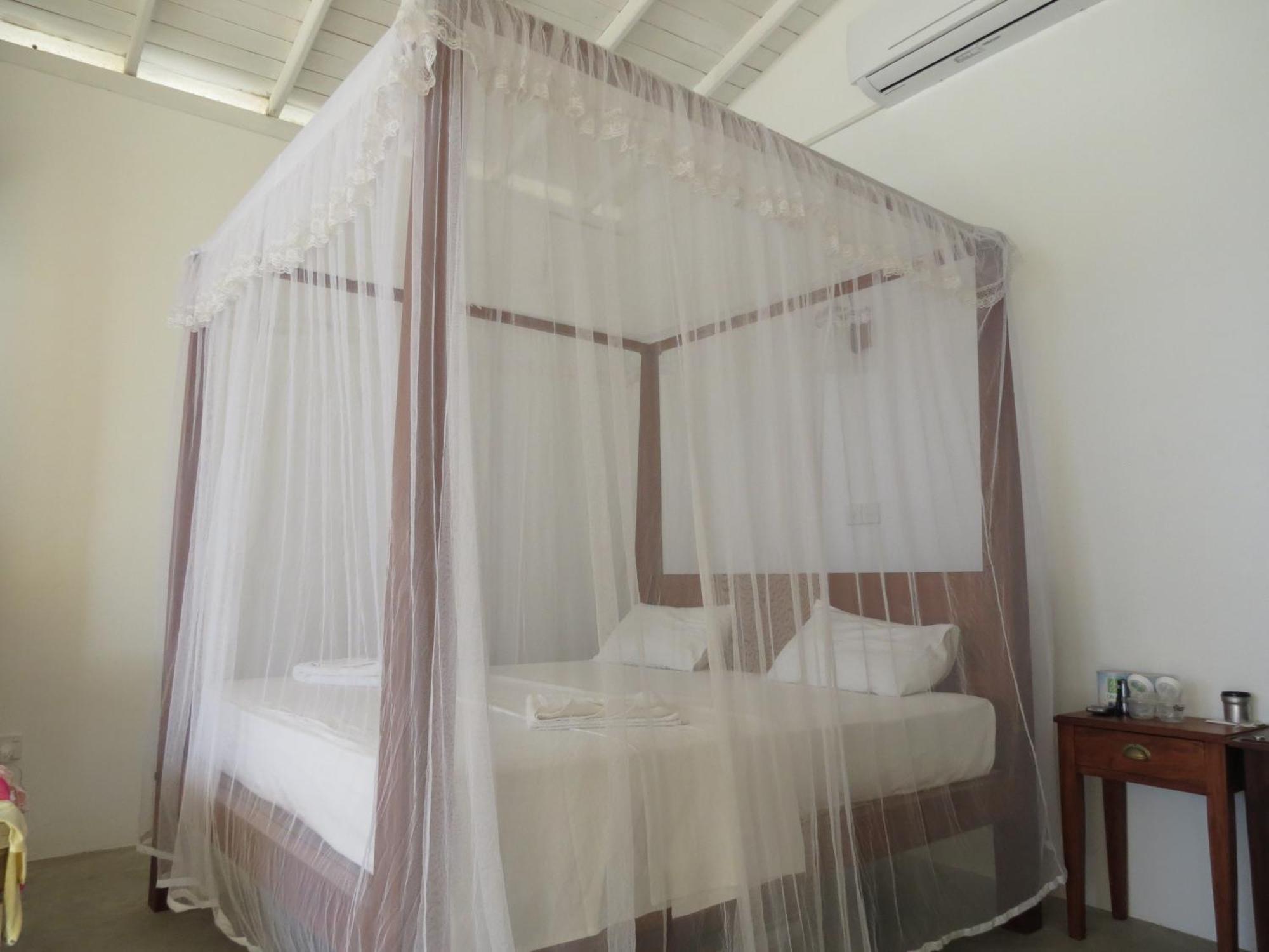 Mountain Wave Hotel And Surfshop Hikkaduwa Rom bilde